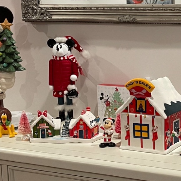 Mickey and Minnie Mouse Holiday Salt and Pepper Set - Picture 8 of 9